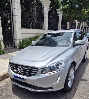 VOLVO XC60 2.0 T5 MOMENTUM GASOLINA 4P AUTOMÁTICO